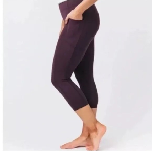 ZYIA Plum LNT Crop Pocket Leggings Sz 8 10 - Picture 1 of 6